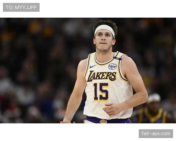 奥斯汀·里夫斯三分效率提升显著 拉开球队进攻空间